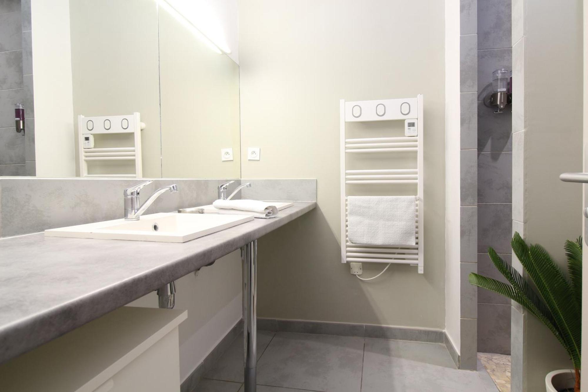 T3 Appartement Hypercentre Proche Commerce- Parking - 2 Chambres Wifi Gratuit Авіньйон Екстер'єр фото